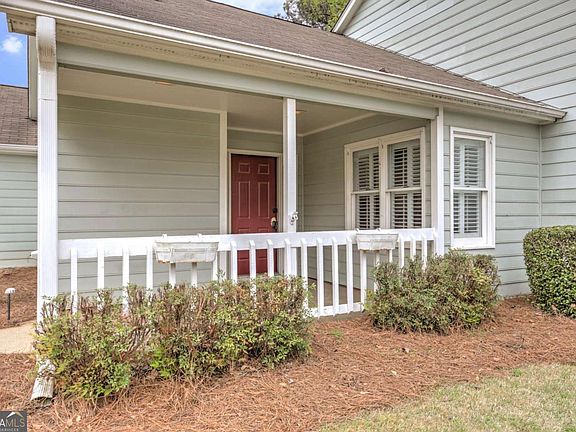 5th image of 94 Robyn Way