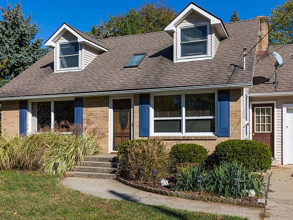 4th image of 4054 Wilfred Ave SW