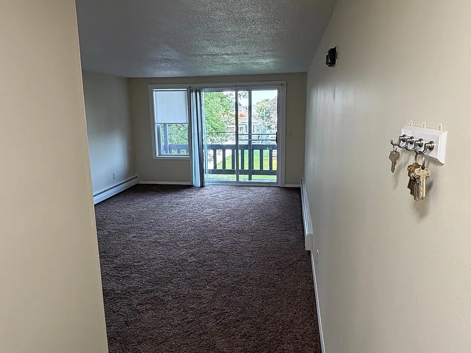 70 Barrows St #7