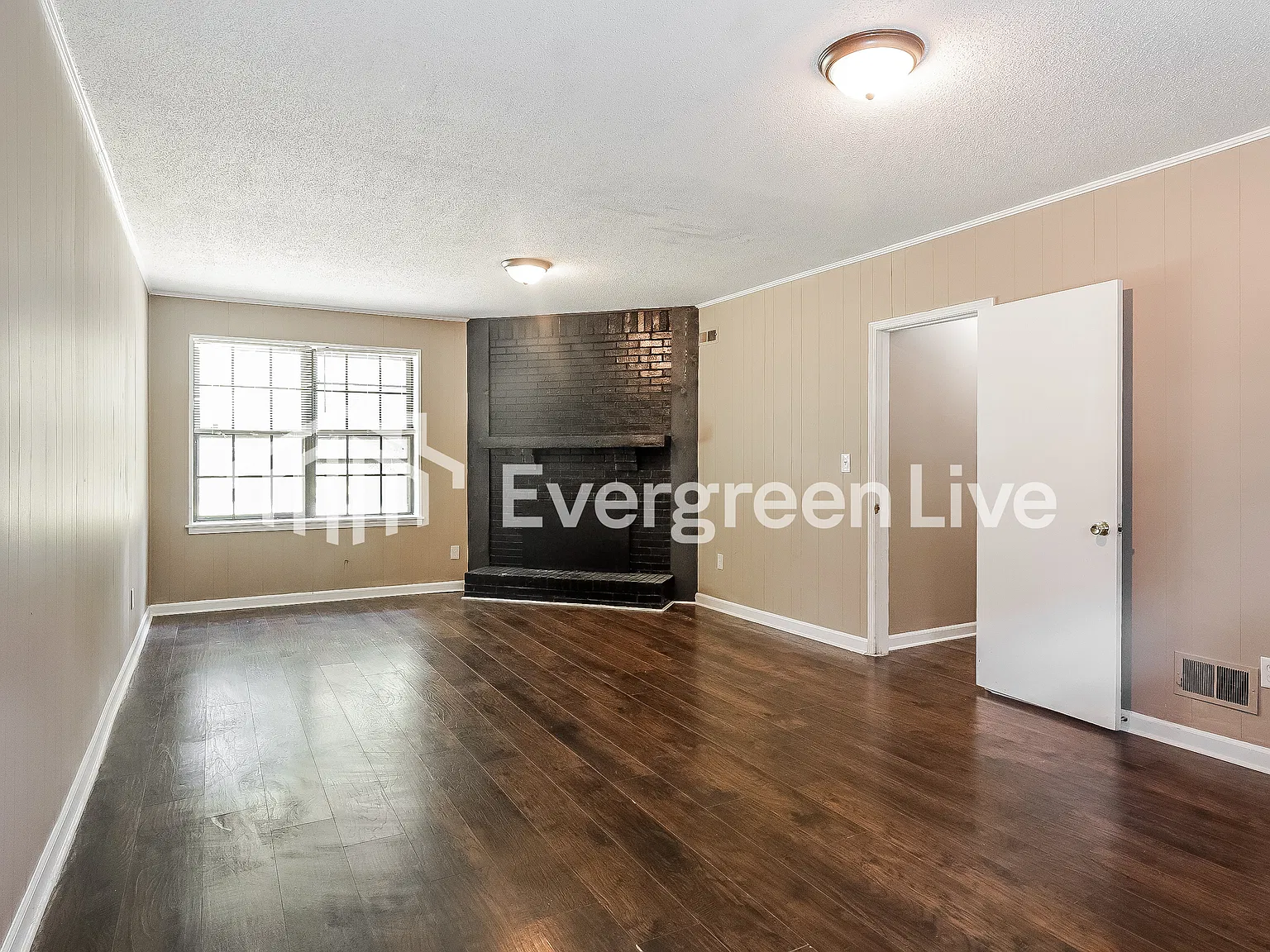 3 bed, 2.0 bath, 1181 sqft, $1,595 — Photo 3