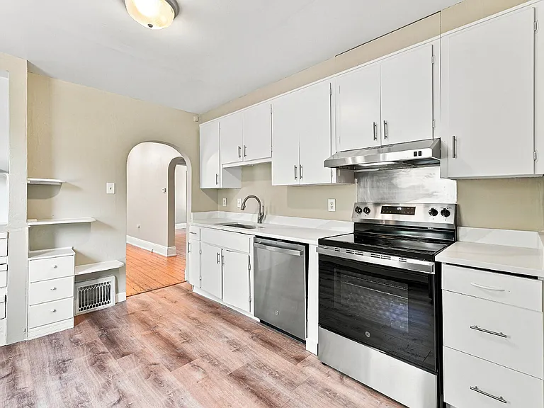 1420 S Washington St — Photo 10