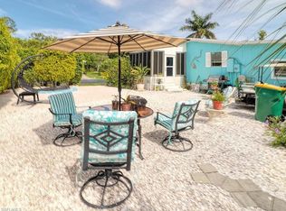 245 Grosbeak Ln, Naples, FL 34114