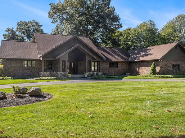 14700 Powderhorn Trl, Holland, MI 49424
