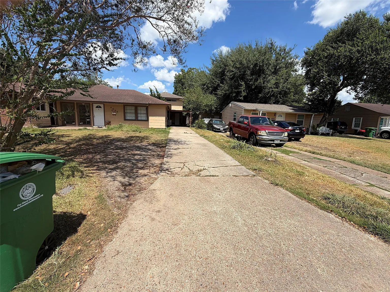 3 bed, 1.0 bath, 1563 sqft, $1,700 — Photo 2