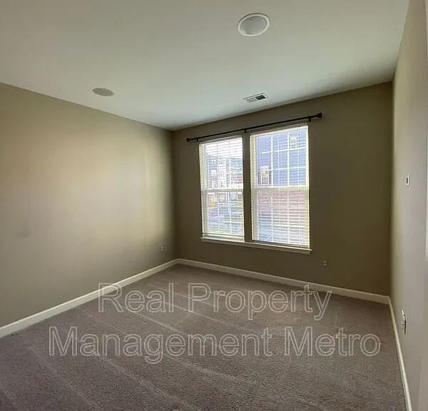 7305 Elkridge Crossing Way — Photo 18
