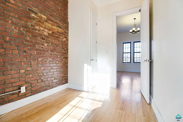 Rented by EXR | media 14