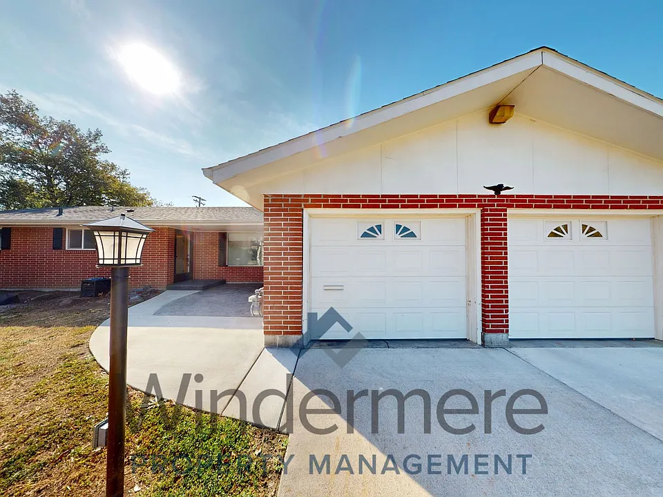2348 Frazier Dr