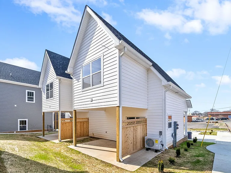106 Cooper Pl — Photo 5
