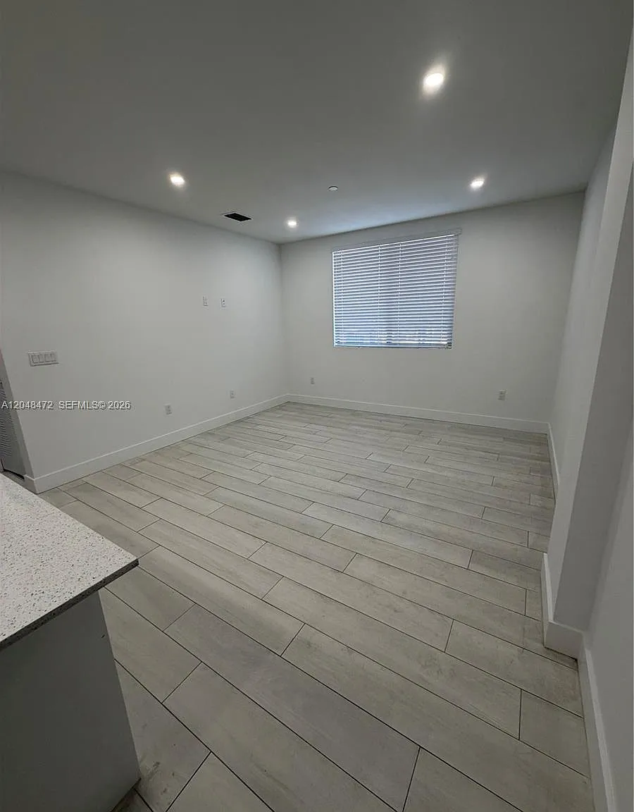 Hialeah 13th Addn Am Pl R — Photo 2