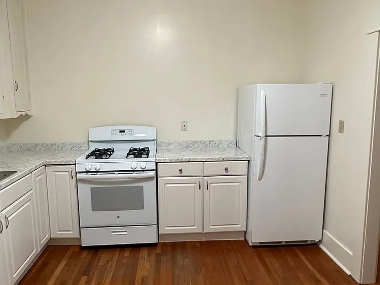 2446 India St — Photo 17