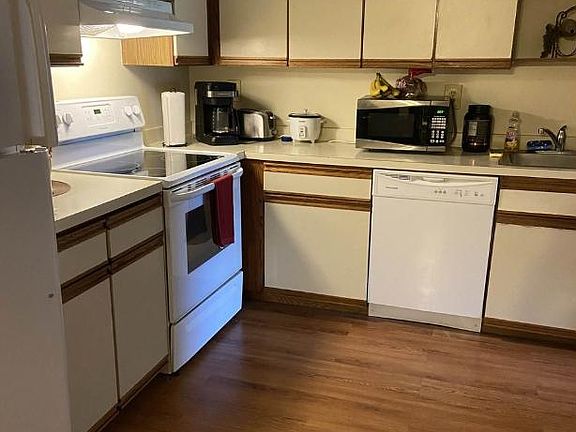 2nd image of 6 Heritage Village Dr APT 501