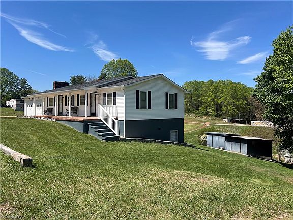 5th image of 115 Miller Pl