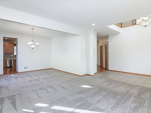 4th image of 335 Denton Ln