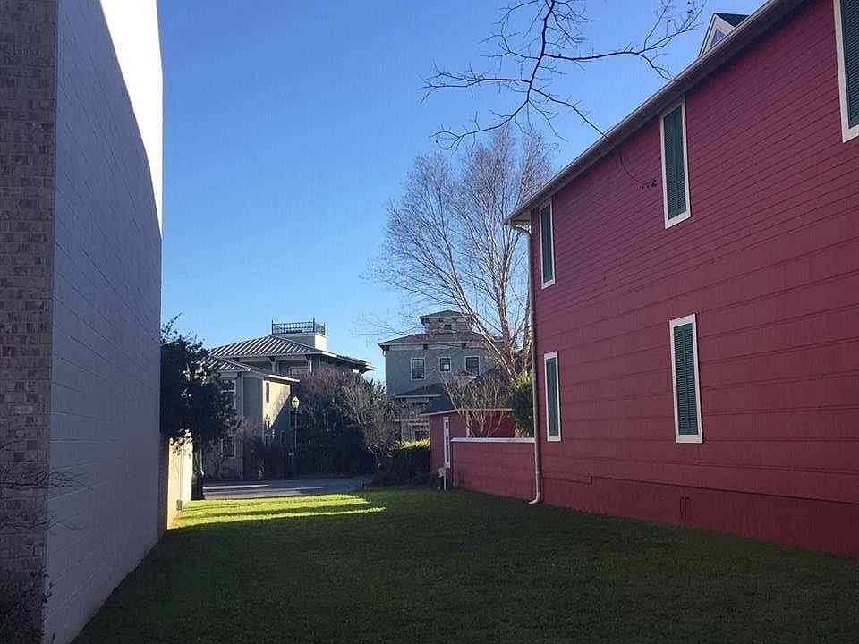 1st image of 657 Aragon St