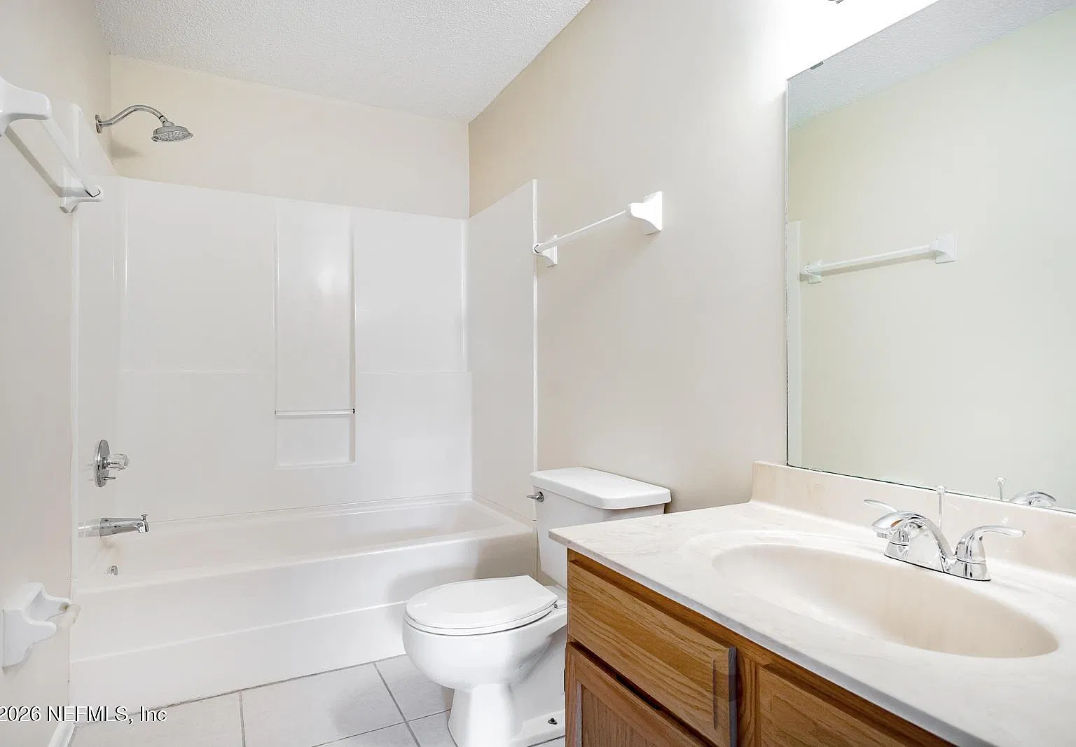3 bed, 2.0 bath, 1280 sqft, $1,995 — Photo 4
