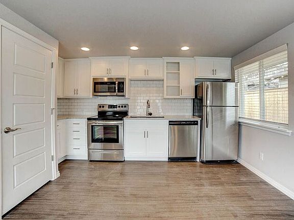 2nd image of 2639 E 10th St #1