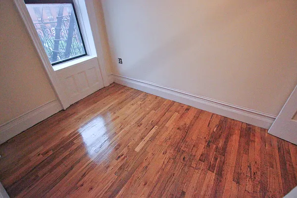 Rented by Jonis Realty | media 2