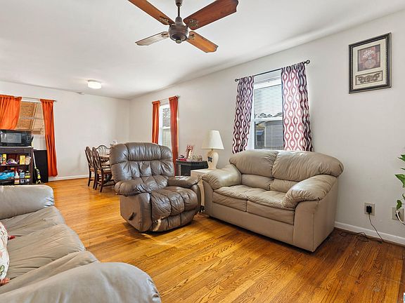 4th image of 108 Ravine Park