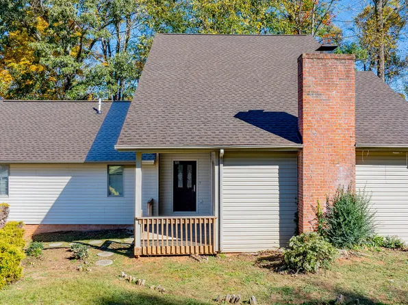 101 Stanmore Dr, Johnson City, TN 37601
