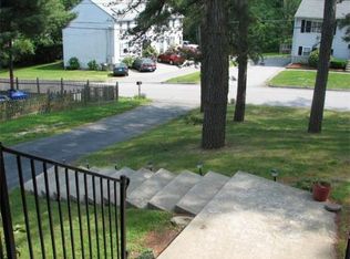 2 Fairview Ave, Dudley, MA 01571