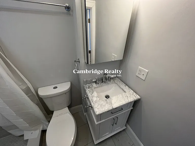 372 Oxford St #2T — Photo 14