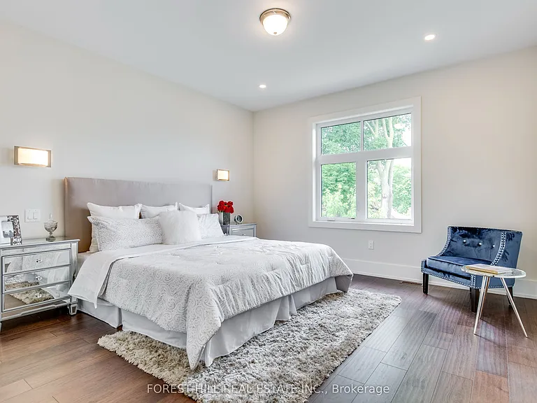 727 Ebony Ave — Photo 10