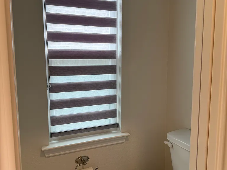 Private toilet room
