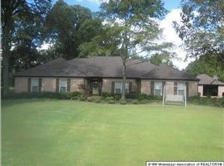 3620 Plum Point Dr E, Olive Branch, MS 38654