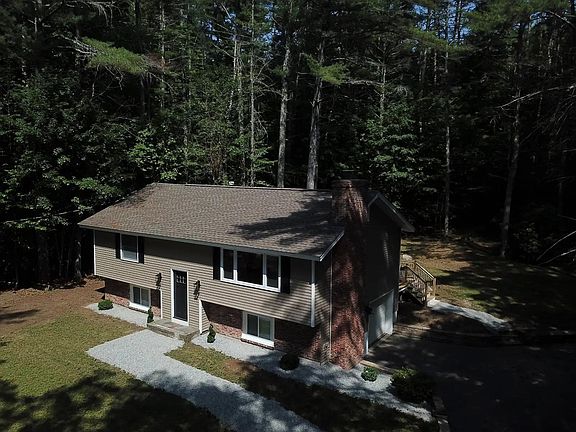 3rd image of 5 Robin Acres Drive