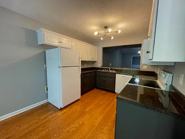 181 Kendallwood Ct — Photo 6