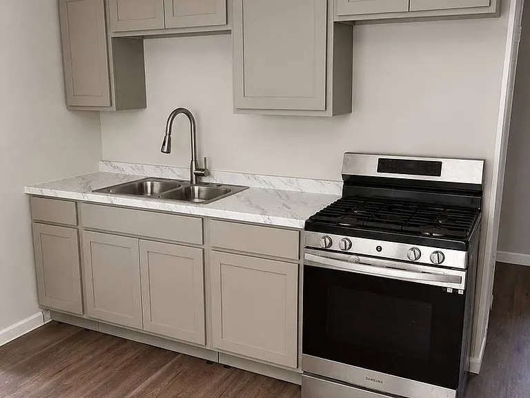 12116 Revere Ave — Photo 3