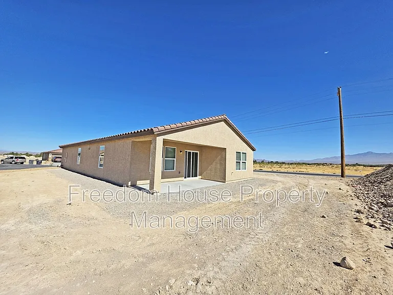 660 E Huyana Wind Dr — Photo 52