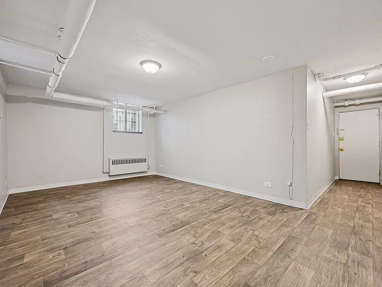 South Josephine Apartments — Photo 10