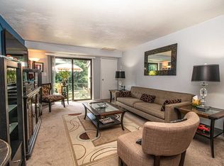 70 Pinebrook Pl, Bay Shore, NY 11706