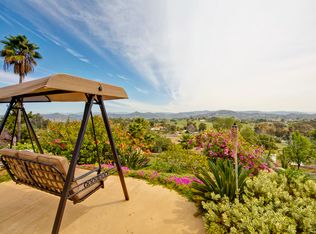 1404 Old Cedar Rd, Escondido, CA 92025