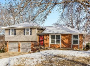 24640 W 55th St, Shawnee, KS 66226