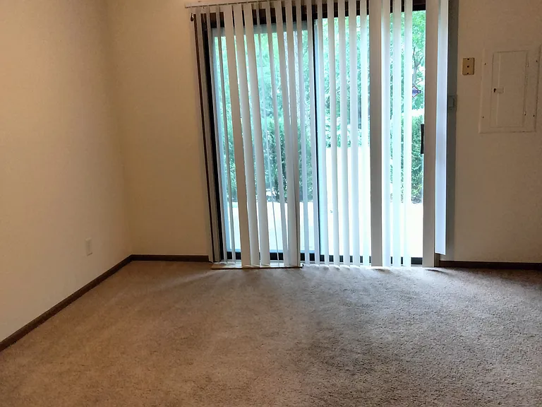 3650 SW Oak Pkwy — Photo 3
