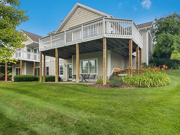 4th image of 2870 E Crown Dr #9