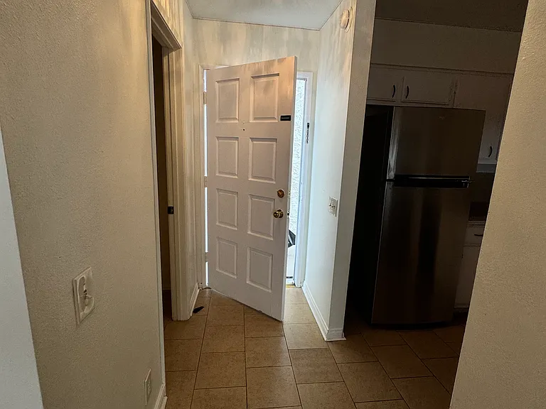 14931 Magnolia Blvd #8 — Photo 13
