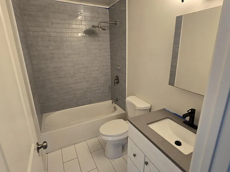 3 bed, 1.0 bath, 1100 sqft, $2,895 — Photo 11