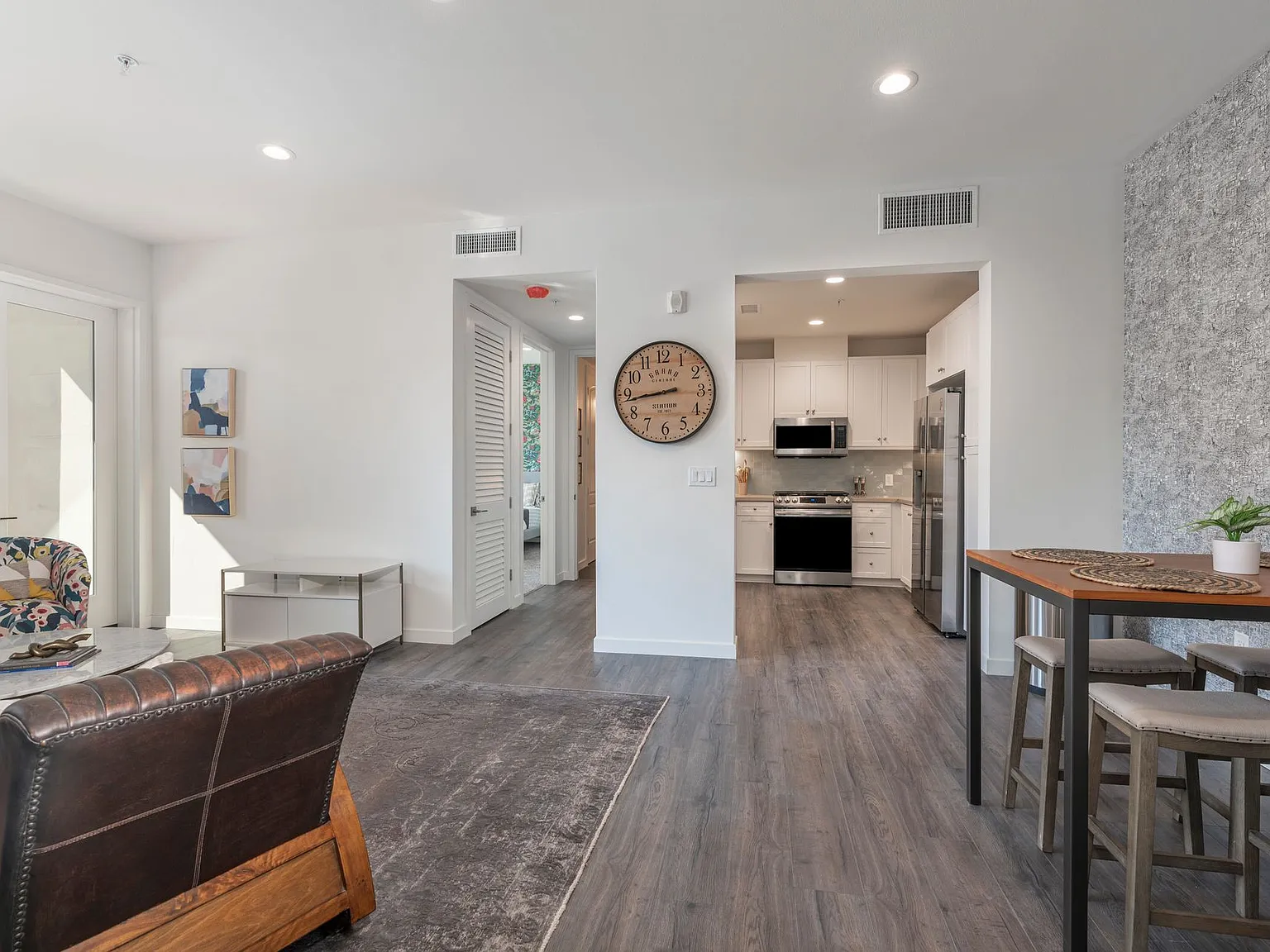 Mission View Residences — Photo 4