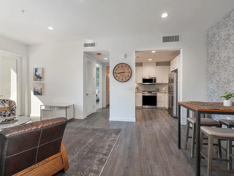 Mission View Residences — Photo 4