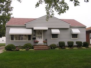 30301 Forest Grove Rd, Eastlake, OH 44095