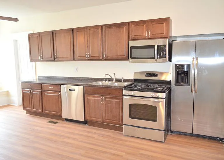 321 Westcott St #8 — Photo 2