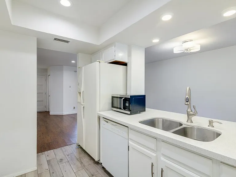 1440 W La Jolla Dr — Photo 13