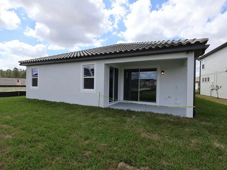 1654 Suttonset Trl — Photo 2