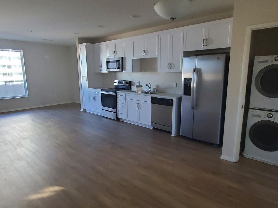 1st image of 301 W Center St #301