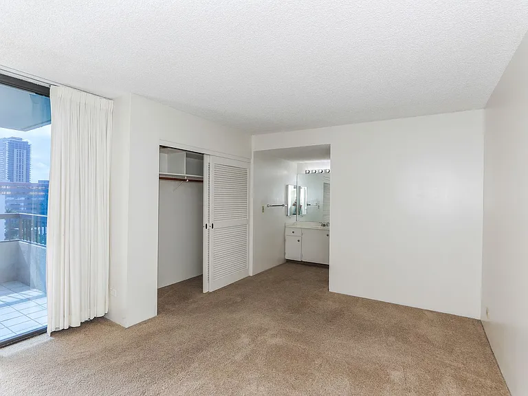 2215 Aloha Dr — Photo 17