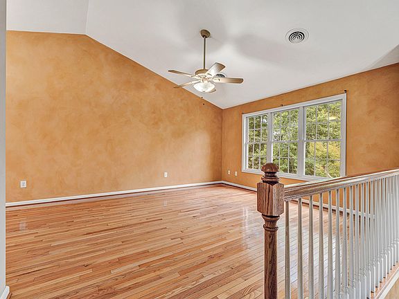 5th image of 5516 Warwood Dr