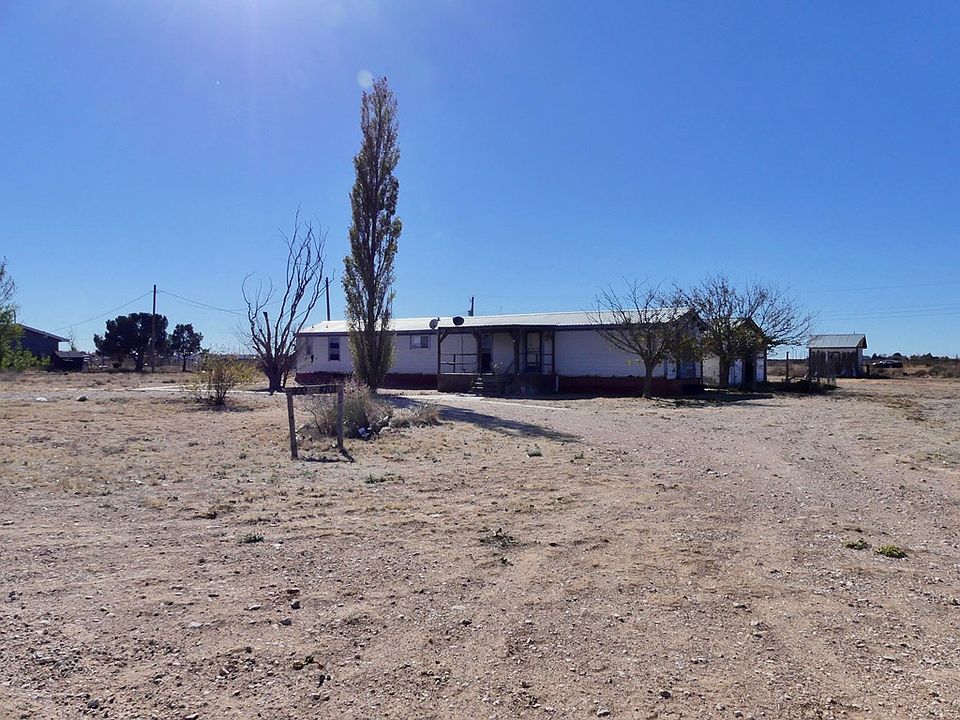 2nd image of 1100 SE County Rd #4701